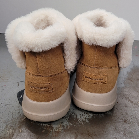 Skechers Women's On the GO Joy Bundle Up Cozy Ankle Boot Bootie sz 11 - Picture 4 of 7